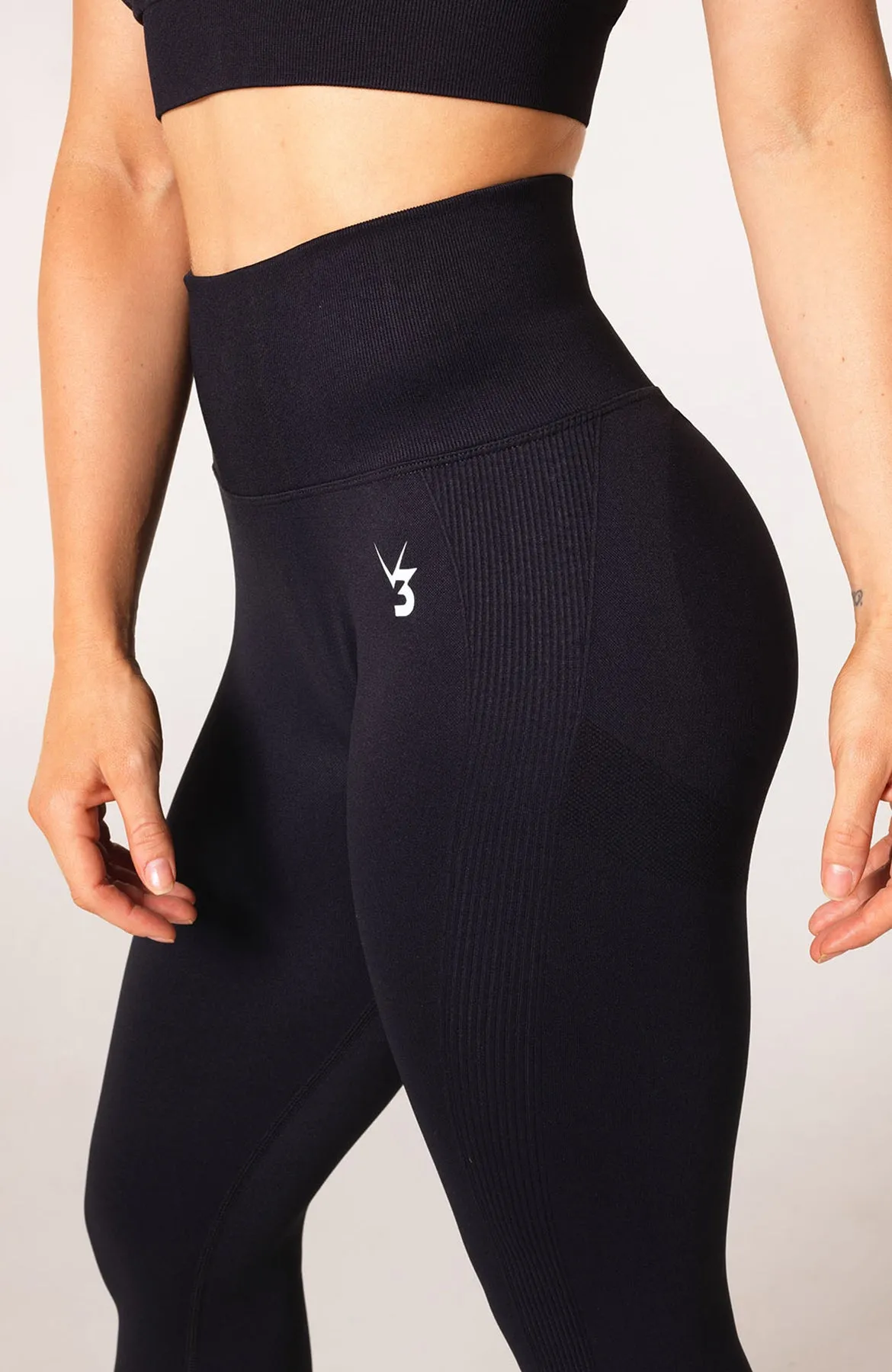 Define Seamless Scrunch Leggings & Sports Bra Set - Black