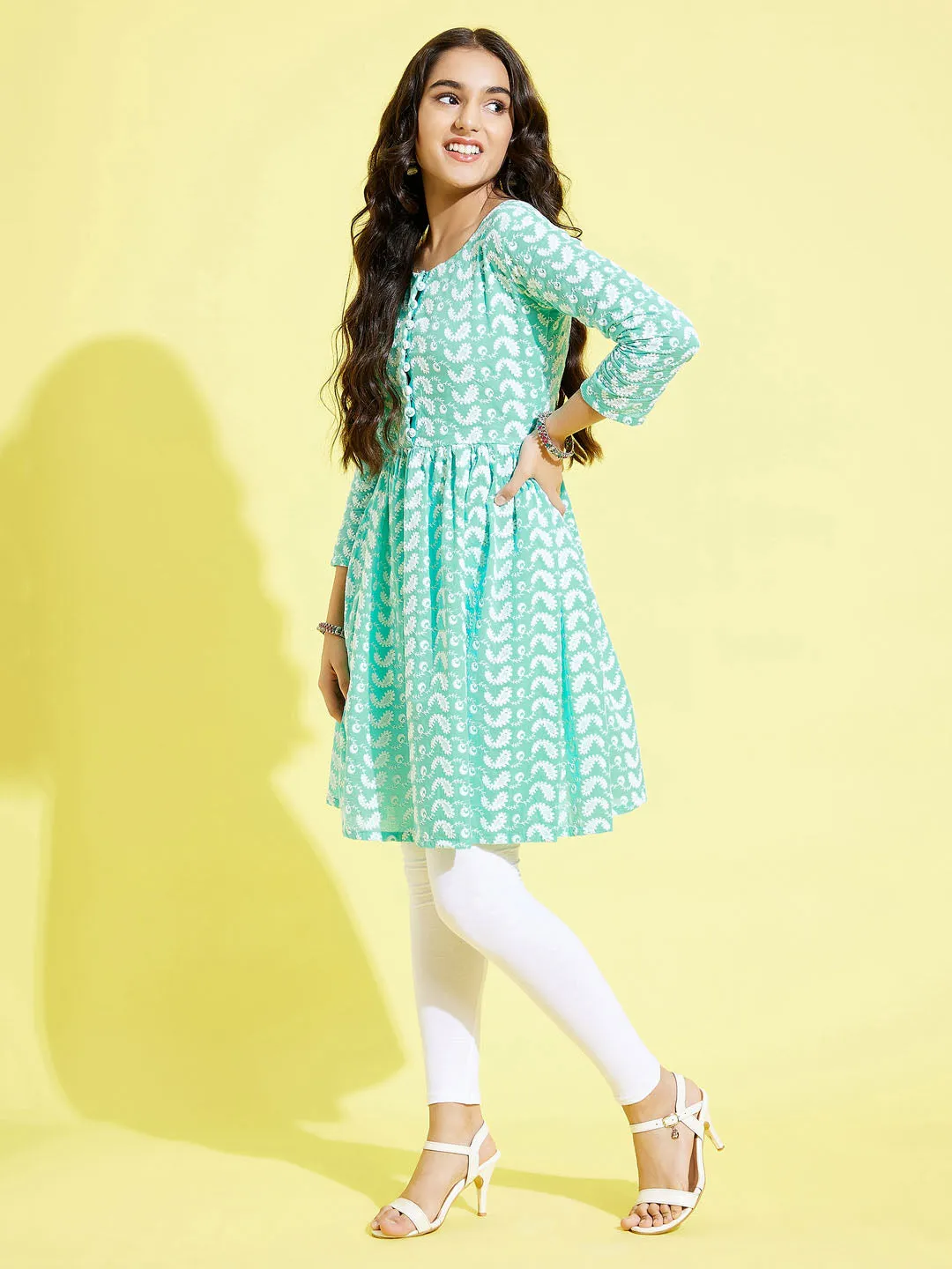 Jashvi Girl's Pure Cotton Chikankari kurta With Leggings Set