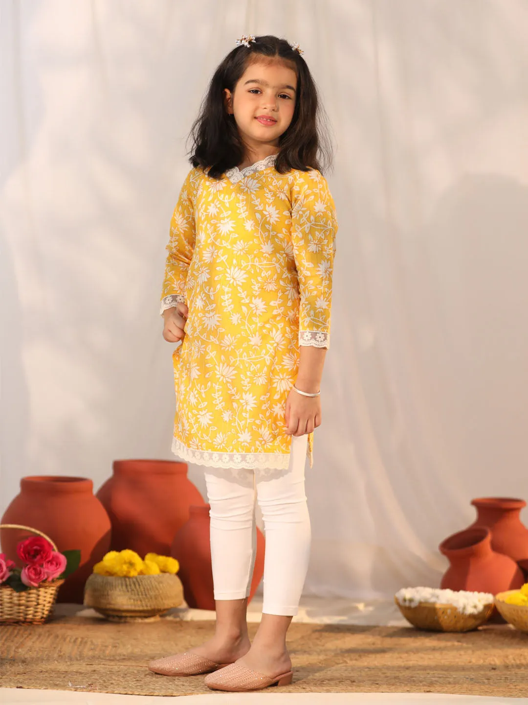 Jashvi Girls' Yellow Kurta Leggings Set