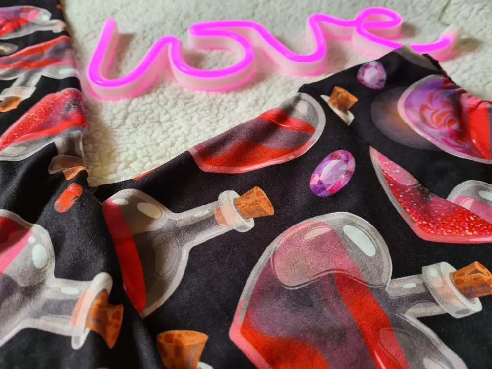 Love Potion - High-quality Handcrafted Vibrant Leggings