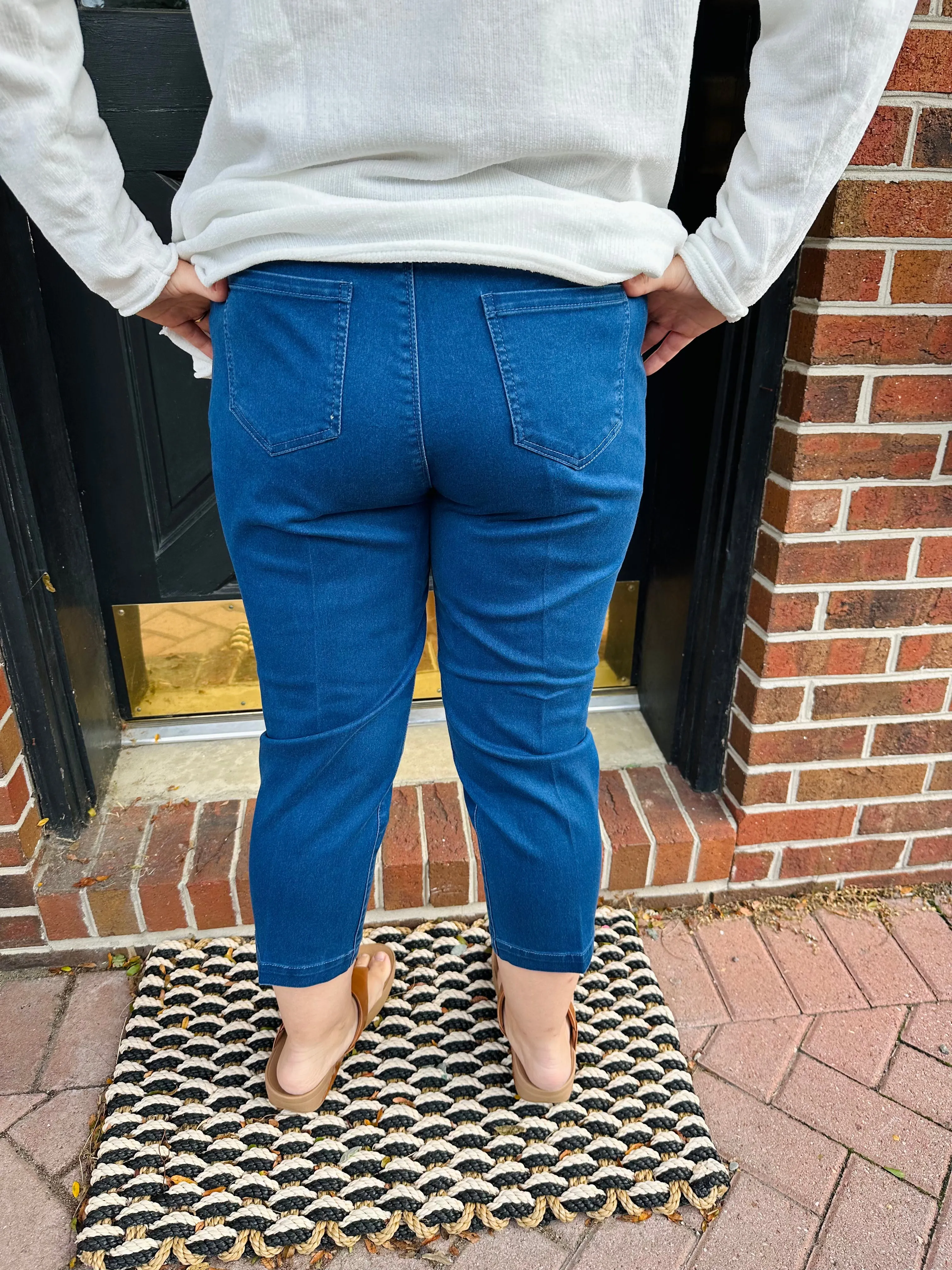 Lulu B Dark Pull-On Stretch Jean Capris