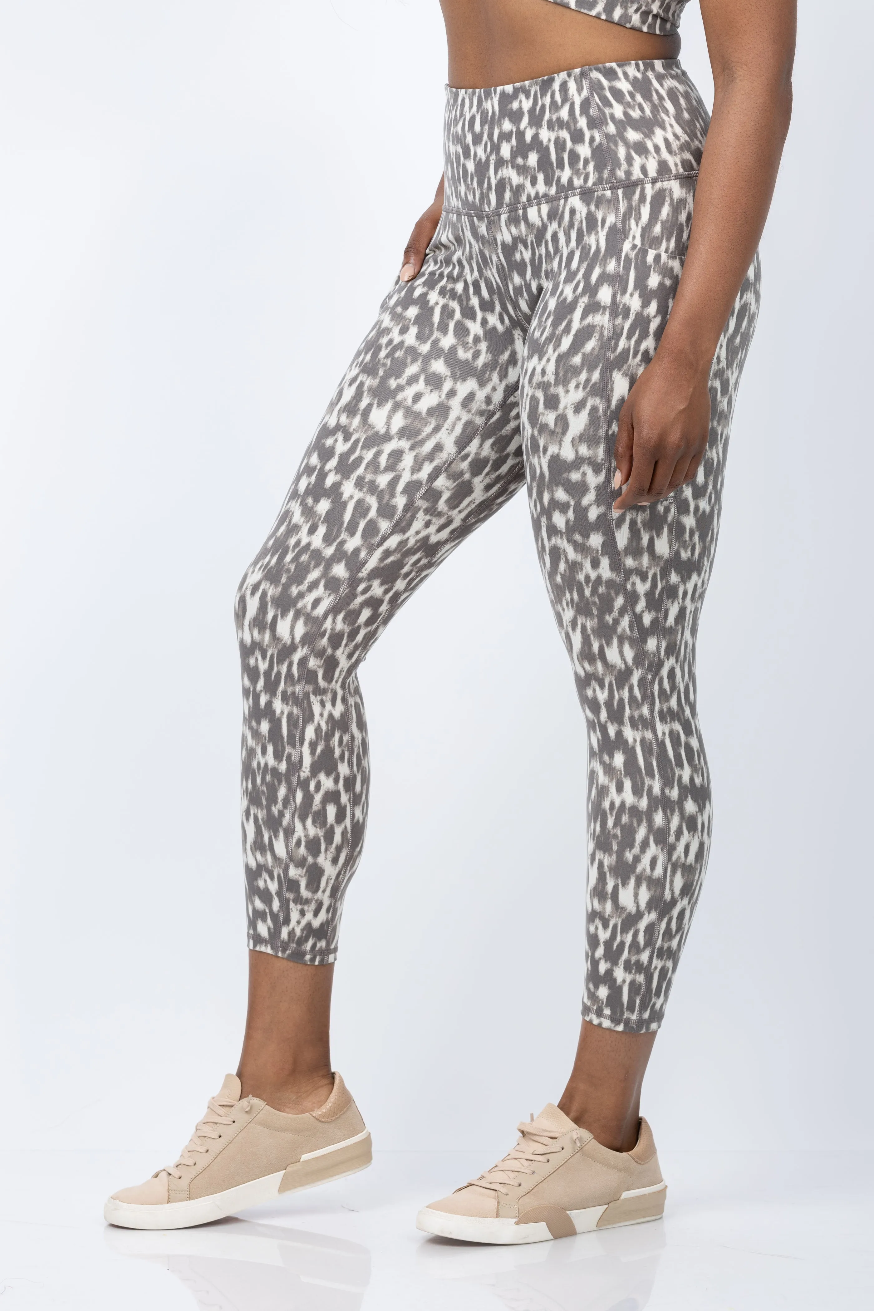 Varley Move Pocket 25" Leggings in Roasted Cashew Brushed Spot