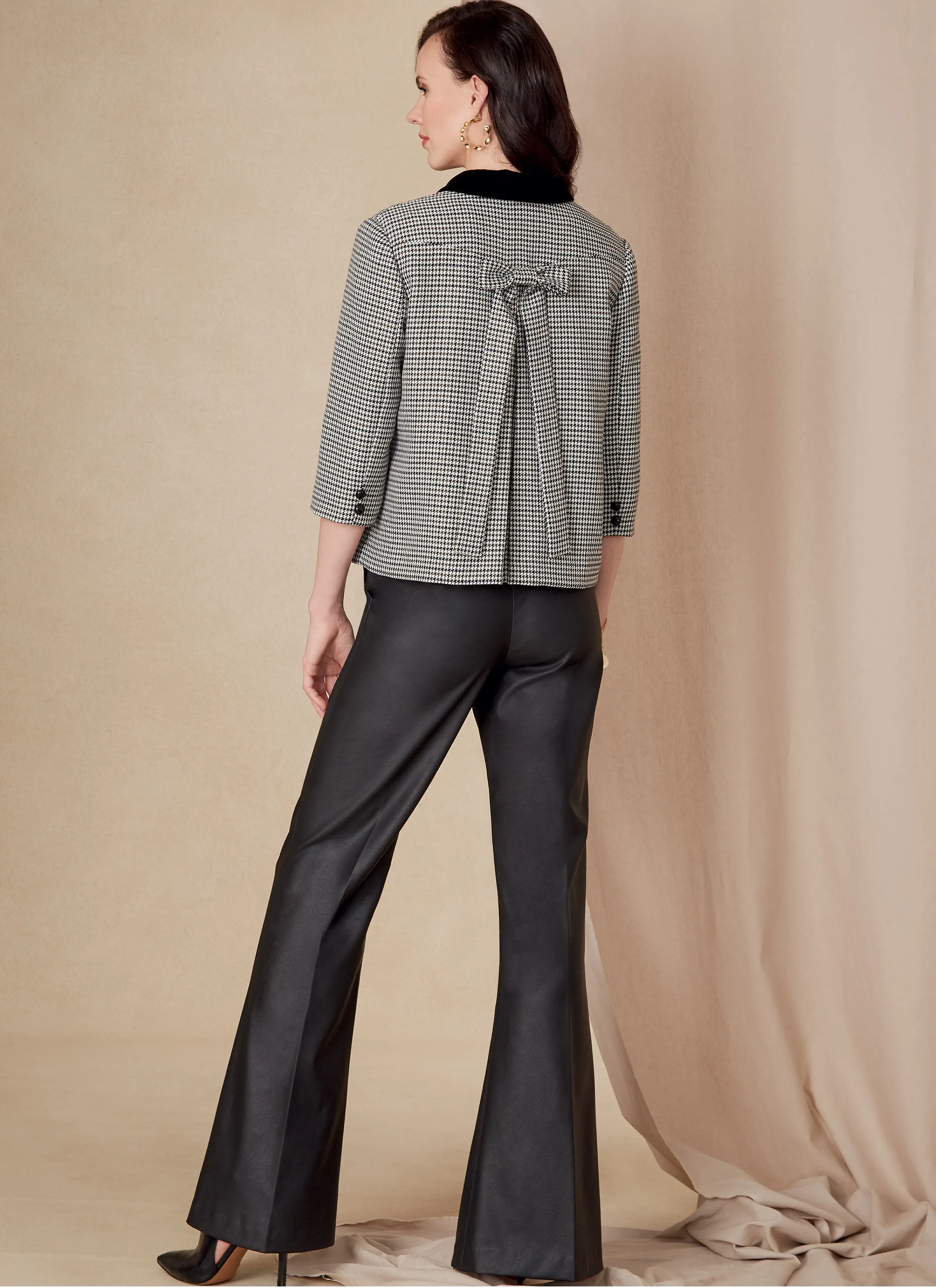 Vogue Pattern V1831  Misses' and Misses' Petite Jacket and Pants